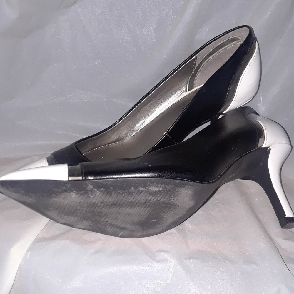 Shoes - Picture 2 of 4